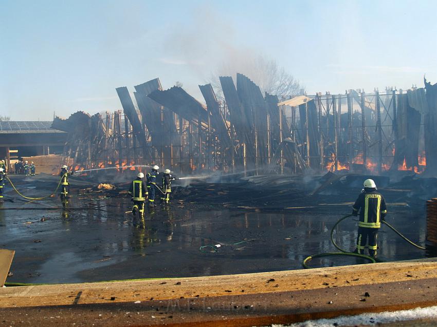 Grossbrand Holzlager Siegburg Industriestr P056.JPG